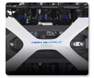 תמונת תקריב של מנוע ימי מבית ימאהה